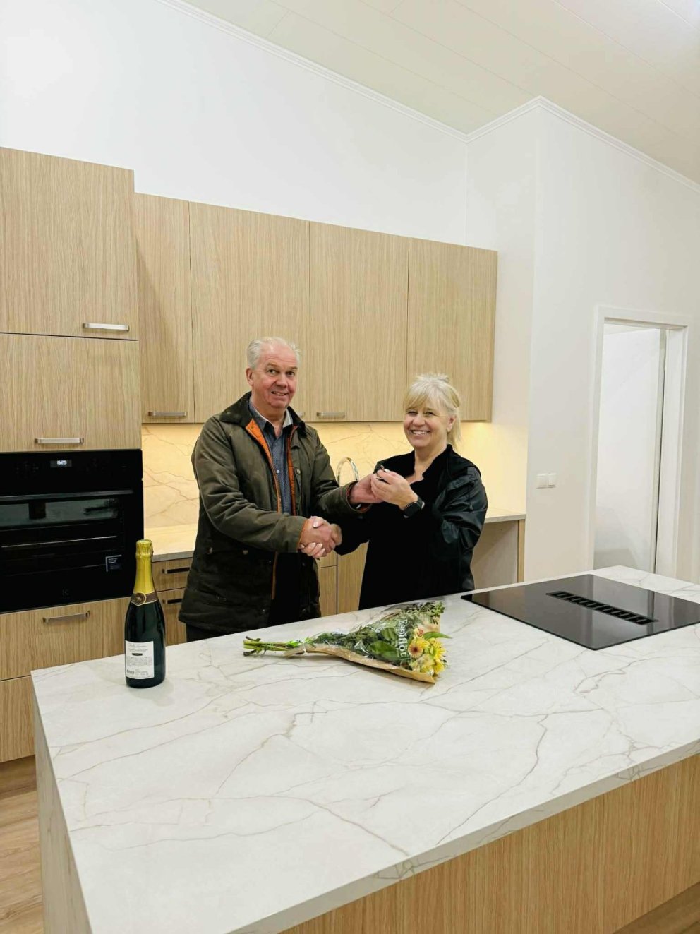 Launafl afhendir fyrstu íbúðina við Breiðamel