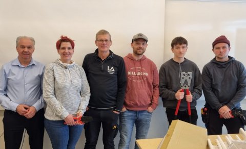 Á myndinni eru Magnús Helgason LA, Þuríður Sigurjónsdóttir kennari við VA, Hafsetinn Smári LA, Sigur…